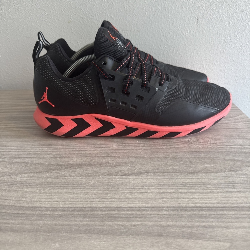 Nike Air Jordan Grind Black Infrared Low Top Shoes Sneakers Men Sz 13 AA4302-006
